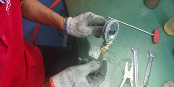气动91视频在线看枪拉螺母后转不出来（气动91视频在线看枪转不出来怎么处理）